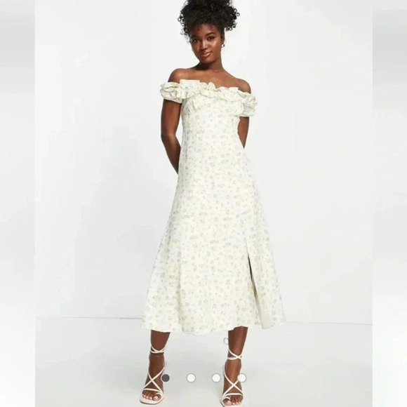 Ever New Dresses & Skirts - Ever New Curve bardot frill midi dress in lemon ditsy floral size 6